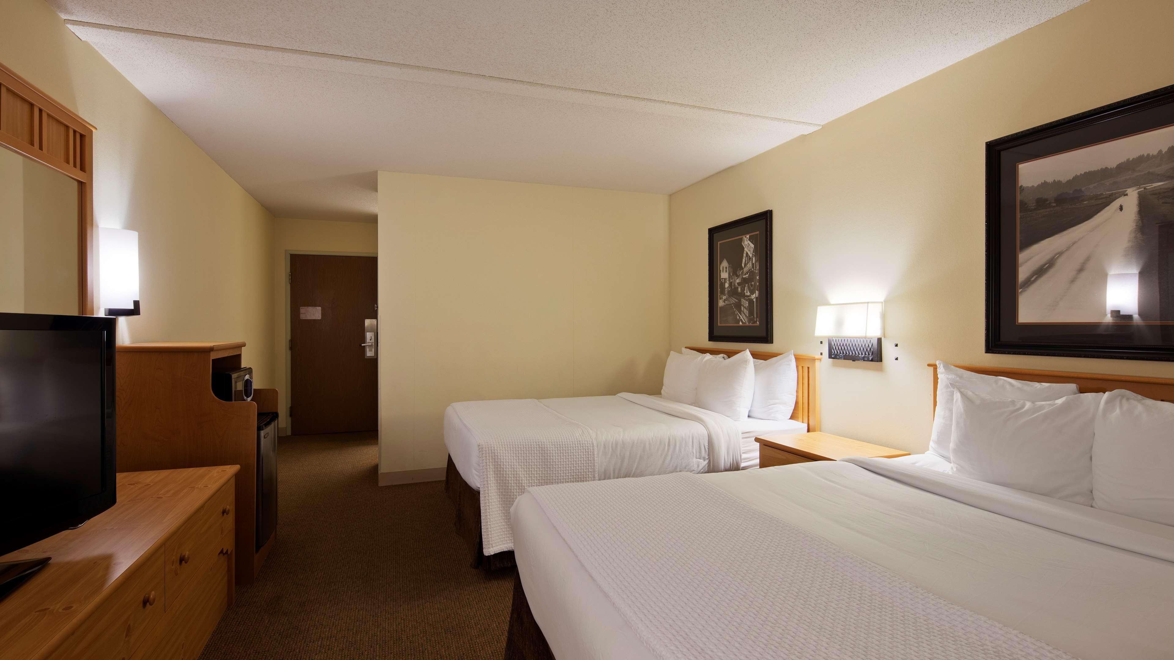 Best Western Golden Spike Inn & Suites Hill City Exterior photo
