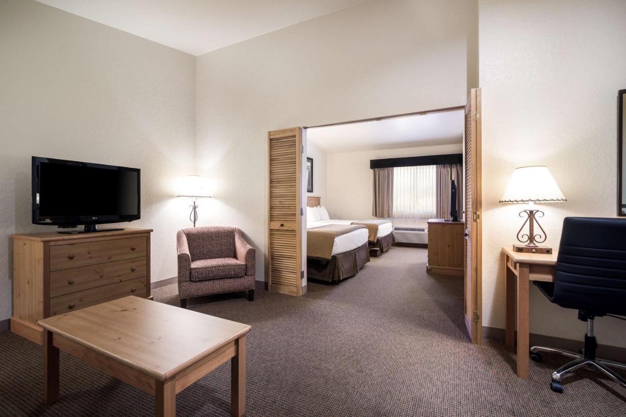 Best Western Golden Spike Inn & Suites Hill City Exterior photo
