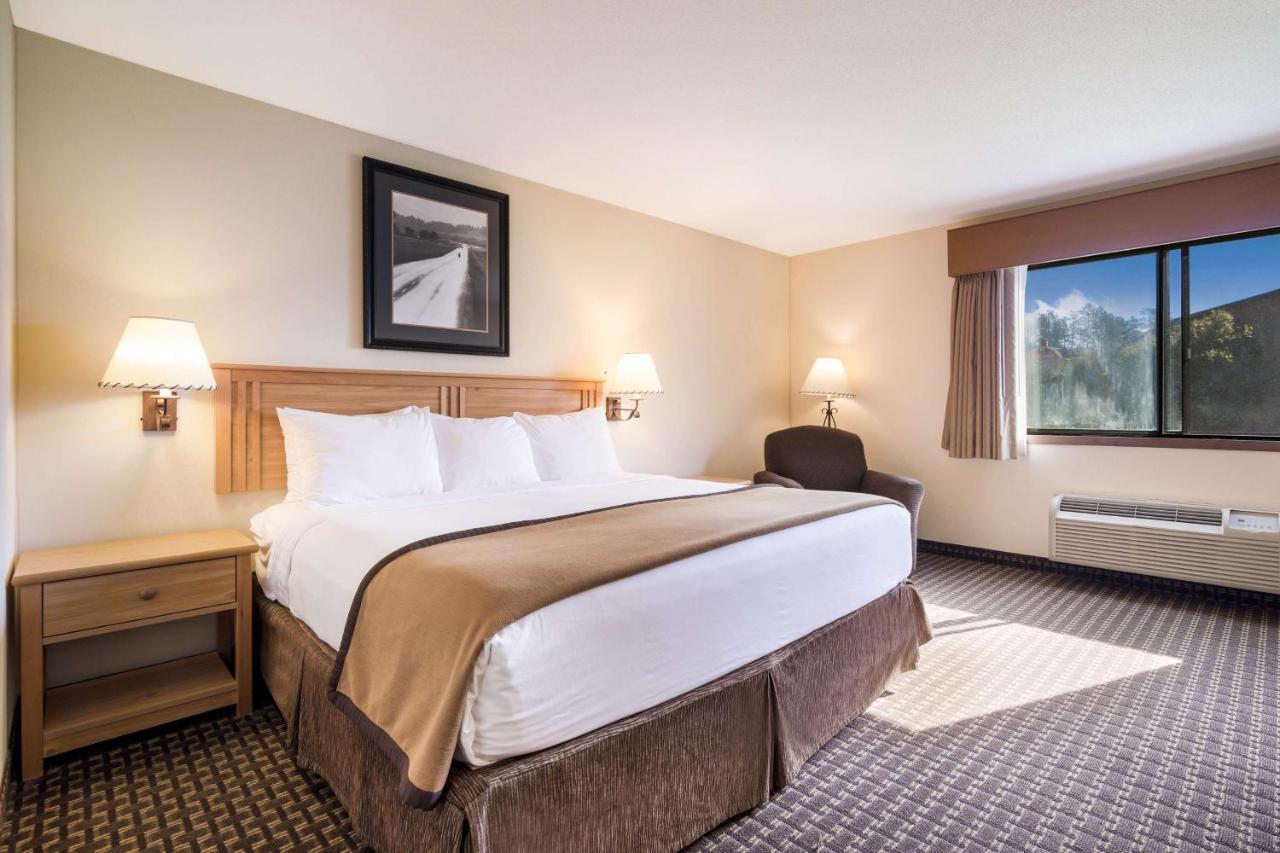 Best Western Golden Spike Inn & Suites Hill City Exterior photo