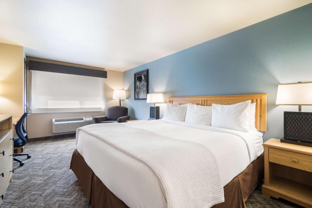 Best Western Golden Spike Inn & Suites Hill City Exterior photo