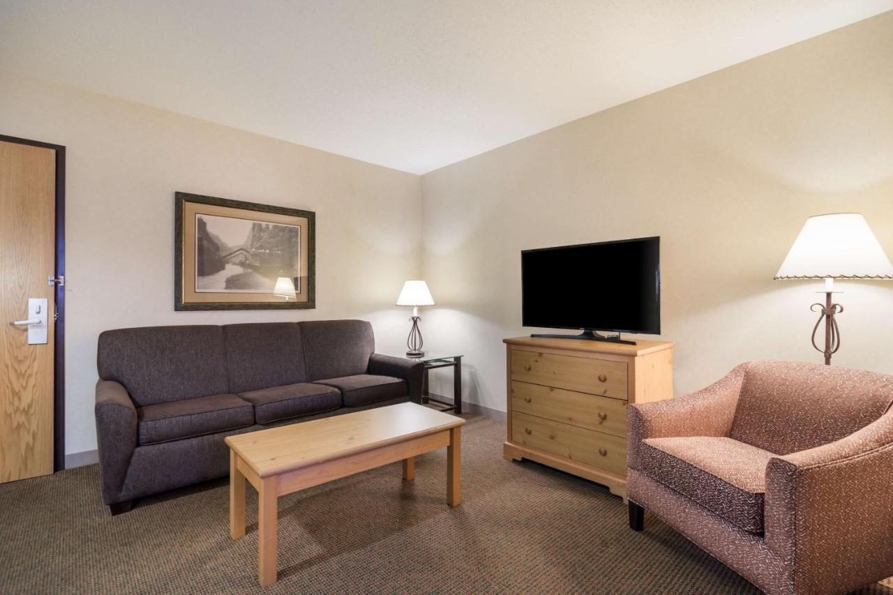 Best Western Golden Spike Inn & Suites Hill City Exterior photo