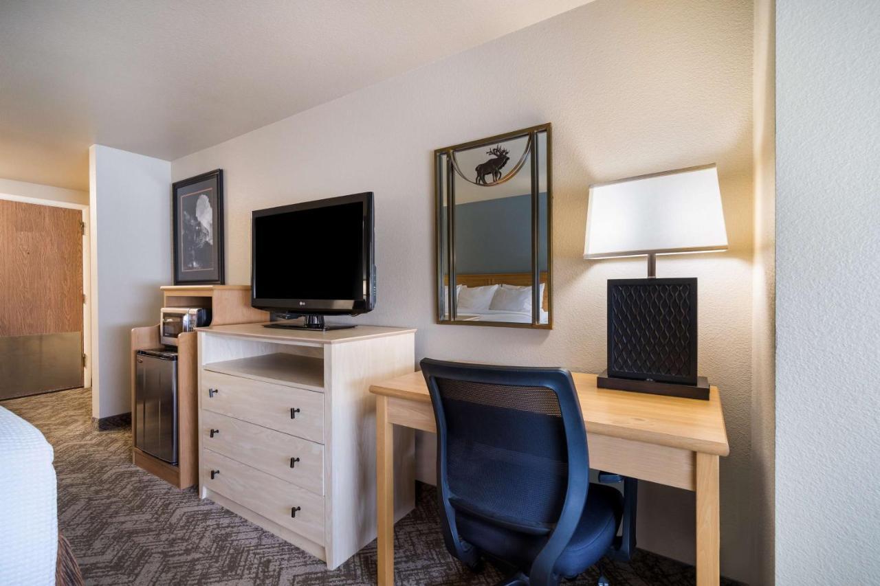 Best Western Golden Spike Inn & Suites Hill City Exterior photo